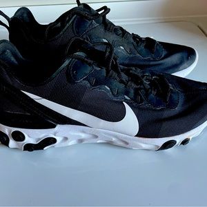 Men’s Nike shoes